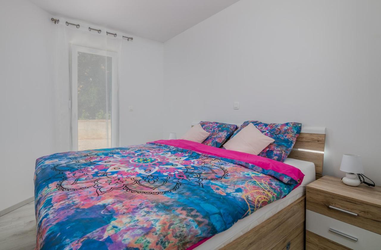 קרק Apartments Villa "Aurea" With Pool מראה חיצוני תמונה