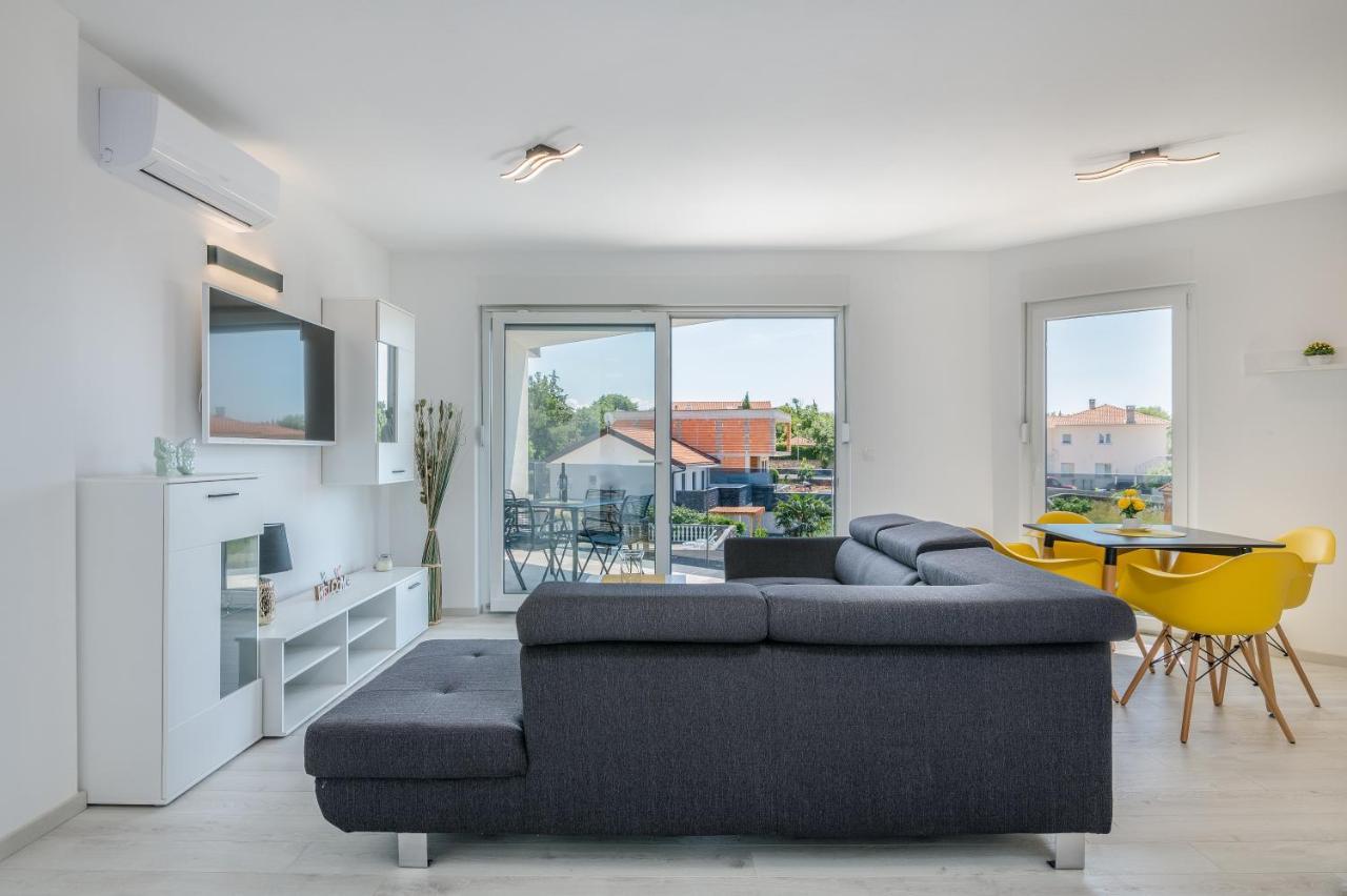 קרק Apartments Villa "Aurea" With Pool מראה חיצוני תמונה