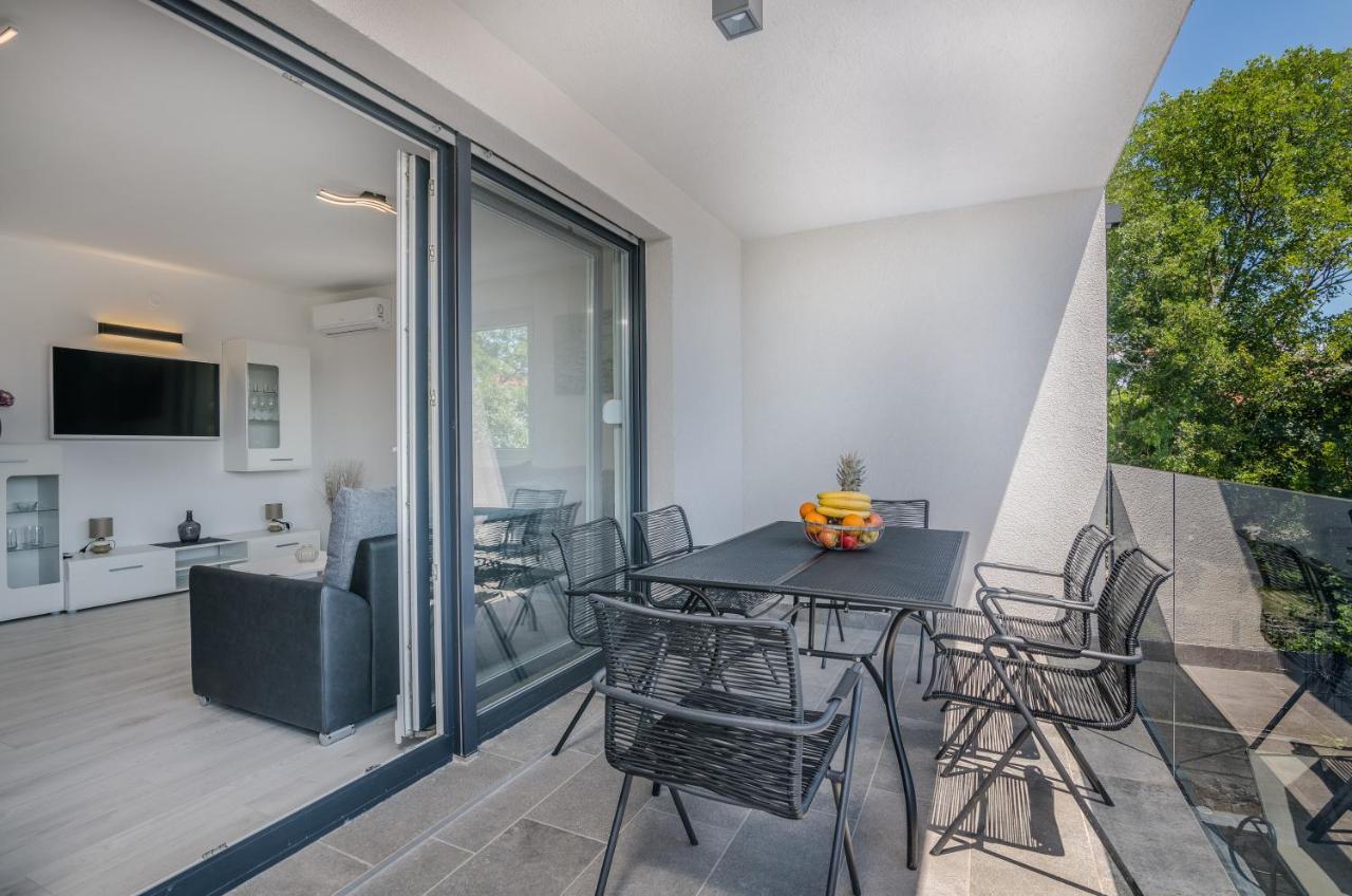 קרק Apartments Villa "Aurea" With Pool מראה חיצוני תמונה