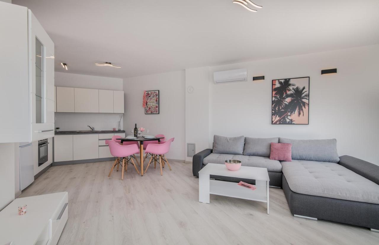 קרק Apartments Villa "Aurea" With Pool מראה חיצוני תמונה