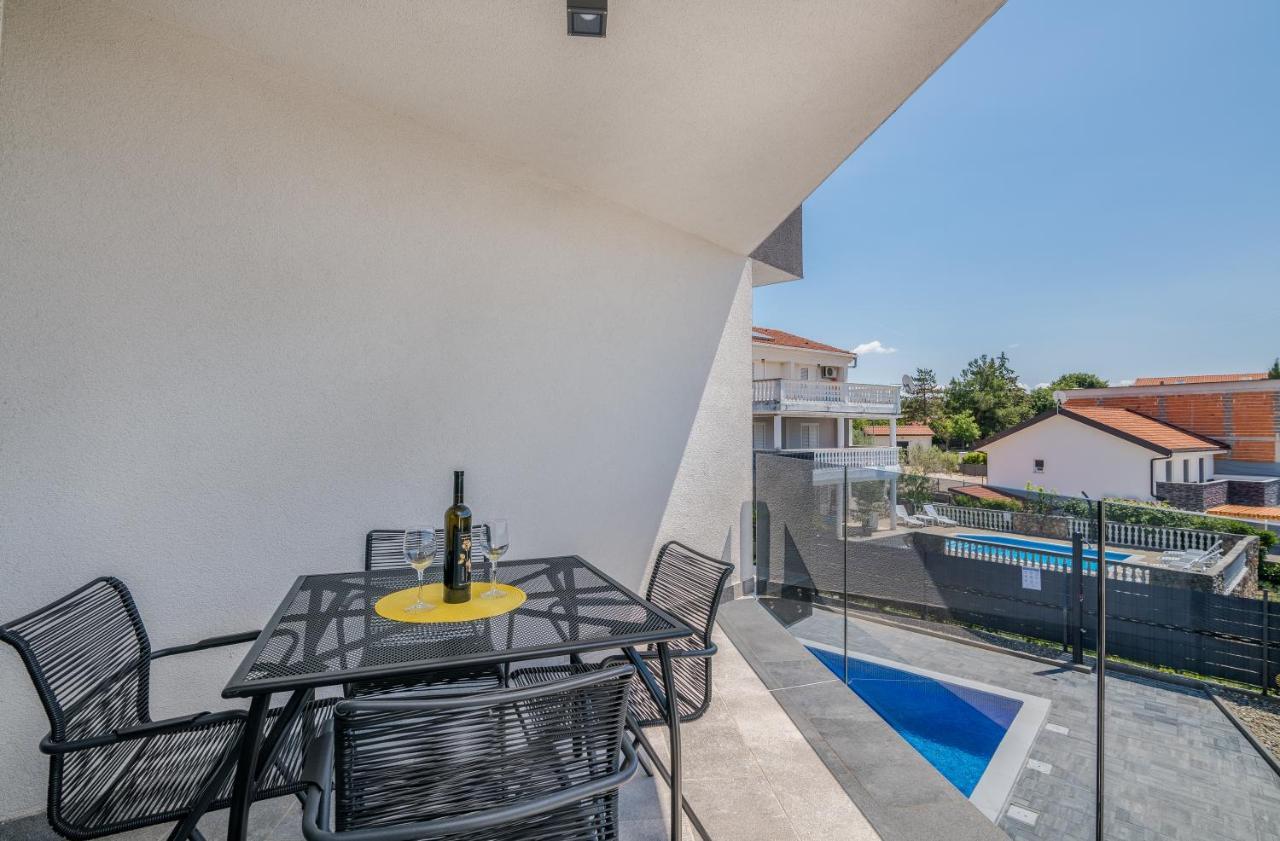 קרק Apartments Villa "Aurea" With Pool מראה חיצוני תמונה