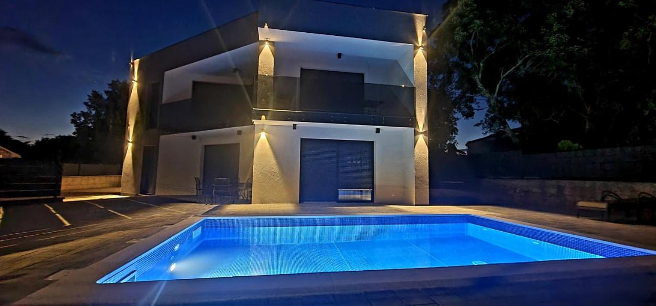 קרק Apartments Villa "Aurea" With Pool מראה חיצוני תמונה